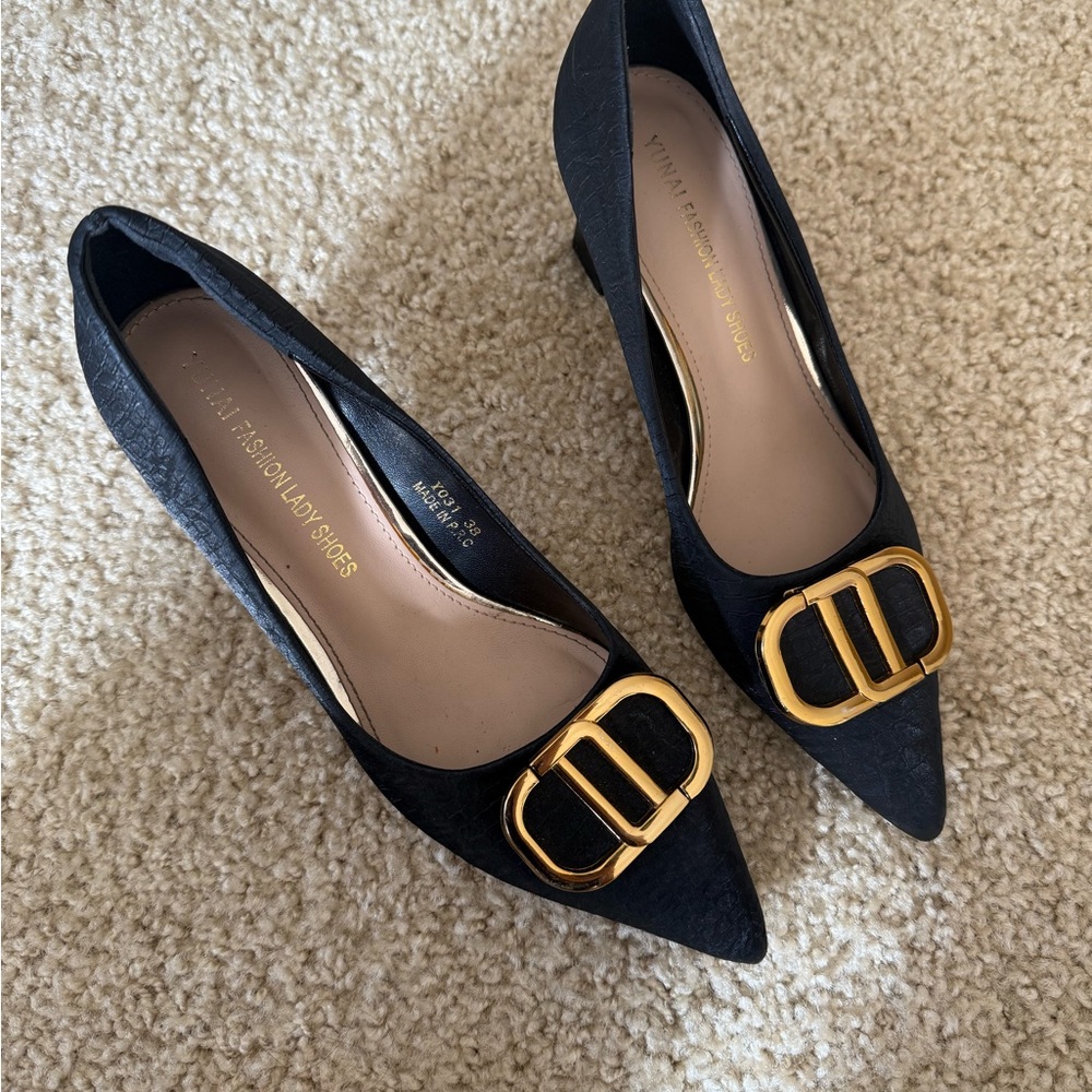 Elegant Black Heels with Gold Buckle – Size 7.5 (EU 38) – Like New ✨👠